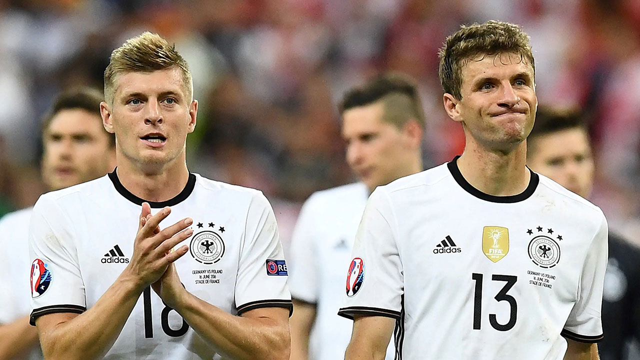 Duet timnas Jerman Toni Kroos dan Thomas Muller